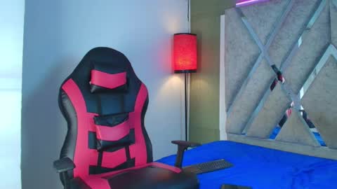 prince_arthur77 online show from April 21, 2026, 1:28 pm