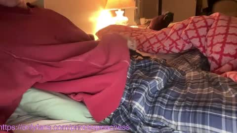 Peaches online show from November 11, 2025, 2:22 am