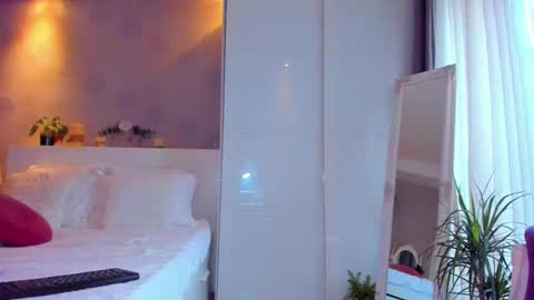 Haziel -  online show from September 17, 2025, 2:52 pm