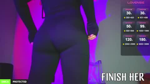 Snapshot of princess_sofiee chatting on November 14, 2025, 2:27 pm Yo Im Sofiee online show from November 14, 2025, 2:27 pm