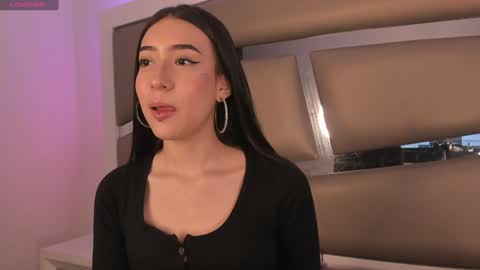 princess_tokyo_ online show from February 5, 2025, 12:38 pm