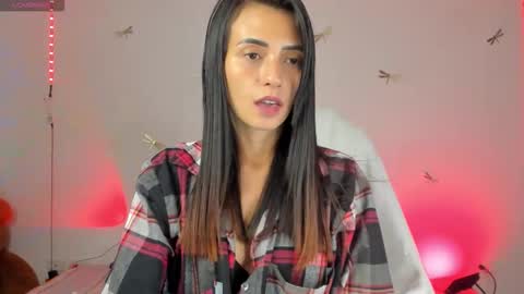 princessluna_14 online show from October 14, 2025, 11:38 pm