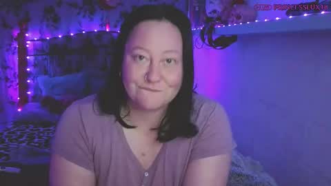 Lux Alot Luxi online show from September 22, 2025, 7:27 pm