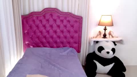 princessyanzy1 online show from November 26, 2025, 1:50 am