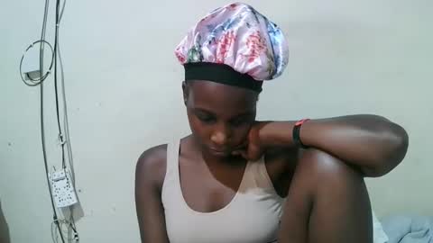 pritty_amber online show from April 21, 2026, 2:51 am