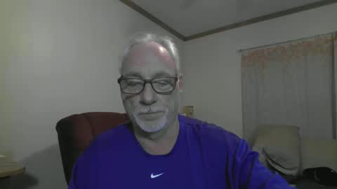 Snapshot of prlbob77 chatting on January 7, 2026, 12:46 am prlbob77 online show from January 7, 2026, 12:46 am