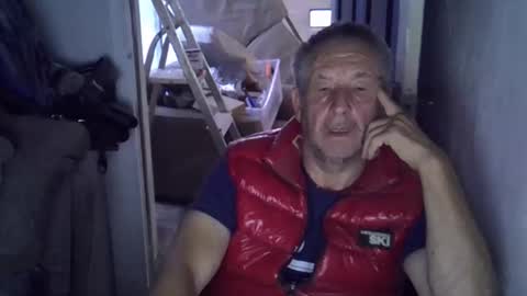 projectorepson online show from October 19, 2025, 4:29 pm