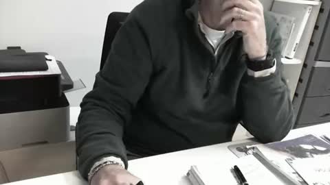 mature hairy guy online show from November 11, 2025, 6:08 pm