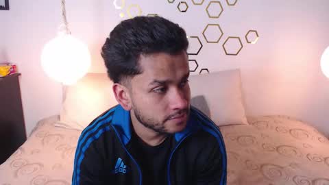 Adris  Juan online show from October 20, 2025, 2:34 am