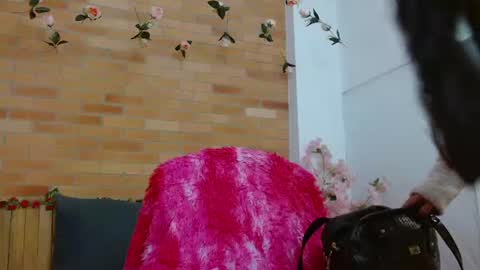 Adris  Juan online show from June 14, 2026, 2:46 am