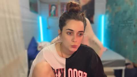 Queen of Pain online show from March 3, 2026, 1:23 am