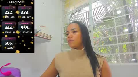 psique_naughty2 online show from February 26, 2025, 6:43 pm
