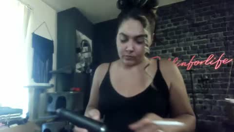 Snapshot of puddinforlife chatting on July 23, 2026, 1:09 pm Krystle online show from July 23, 2026, 1:09 pm