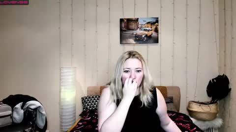 puffybun online show from March 3, 2025, 12:04 am