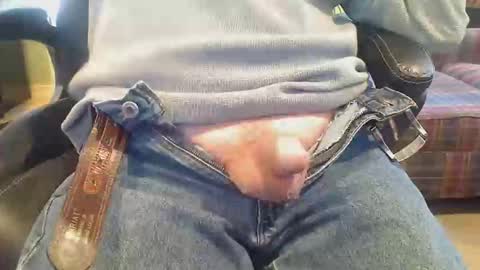 pulltoy1 online show from February 5, 2026, 6:23 pm