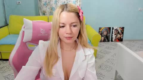 Victoria online show from October 3, 2025, 2:30 am