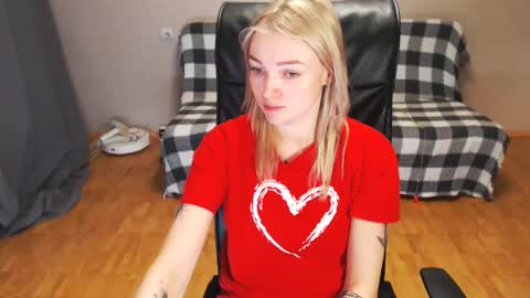 Snapshot of puma_ma chatting on January 11, 2025, 12:07 pm Polly online show from January 11, 2025, 12:07 pm