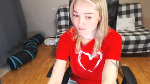 Snapshot of puma_ma chatting on February 25, 2025, 3:05 pm Polly online show from February 25, 2025, 3:05 pm