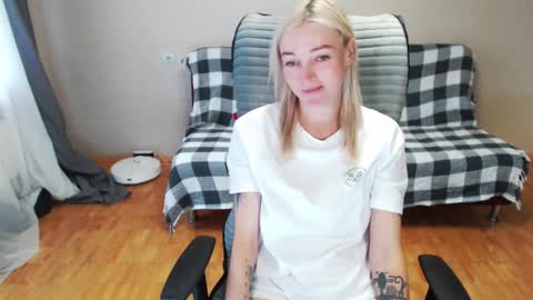 Snapshot of puma_ma chatting on October 5, 2025, 4:44 am Polly online show from October 5, 2025, 4:44 am