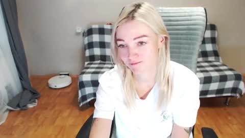 Snapshot of puma_ma chatting on November 26, 2025, 4:57 am Polly online show from November 26, 2025, 4:57 am