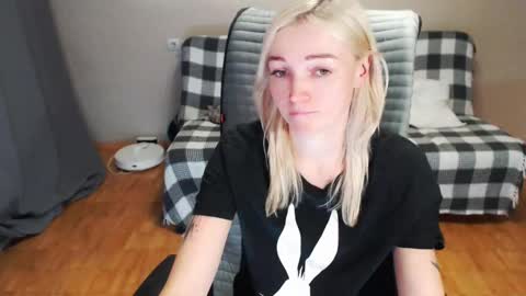 Polly online show from January 16, 2026, 2:10 pm