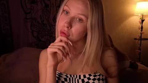 Snapshot of pureeangel chatting on May 3, 2026, 5:52 pm Megan online show from May 3, 2026, 5:52 pm