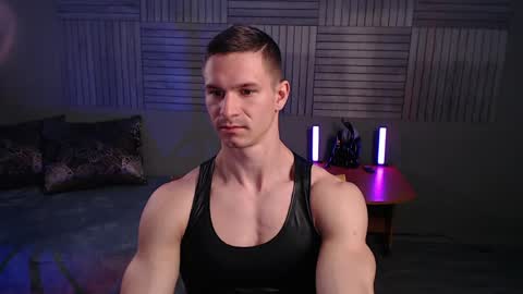 Snapshot of puremenshape chatting on May 10, 2026, 9:25 am puremenshape online show from May 10, 2026, 9:25 am