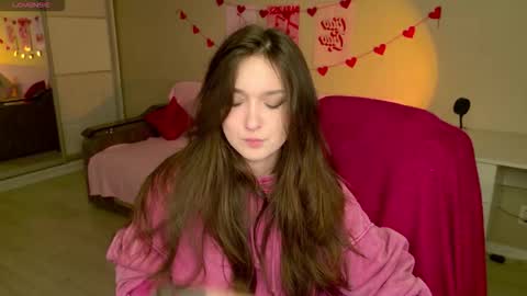 Snapshot of purple_averge chatting on November 25, 2025, 5:29 am Bella online show from November 25, 2025, 5:29 am