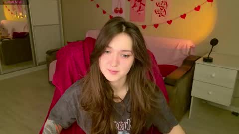 Snapshot of purple_averge chatting on November 29, 2025, 6:05 am Bella online show from November 29, 2025, 6:05 am