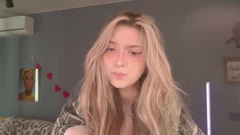 Bella online show from March 25, 2026, 5:35 am