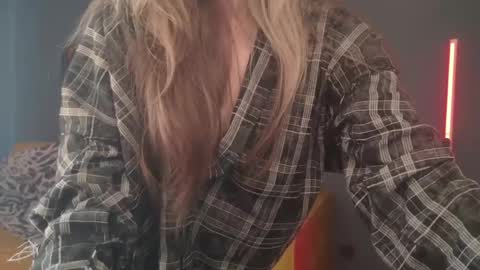 Bella online show from April 16, 2026, 8:59 am