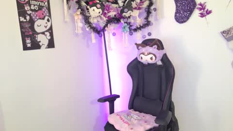 purple_ema online show from November 24, 2025, 7:02 pm