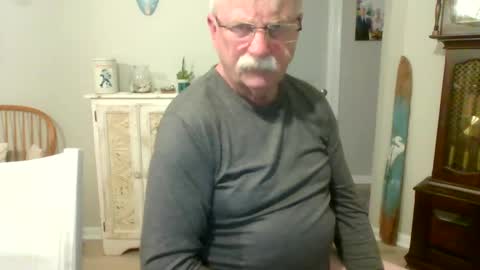 purpleshroom online show from February 19, 2025, 4:34 am