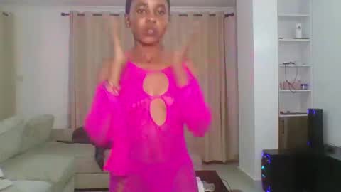 Sweetpie online show from September 9, 2025, 4:06 pm