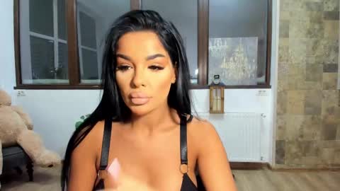 Andreea online show from February 17, 2025, 6:37 pm