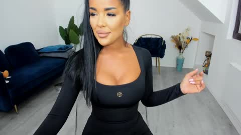 Andreea online show from April 23, 2026, 6:43 pm