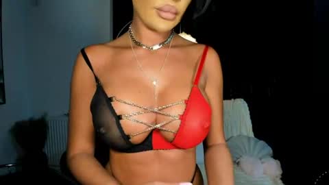 Snapshot of pussydollxx chatting on June 14, 2026, 9:50 pm Andreea online show from June 14, 2026, 9:50 pm