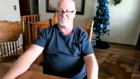 pussylover1365 online show from February 14, 2025, 9:32 pm