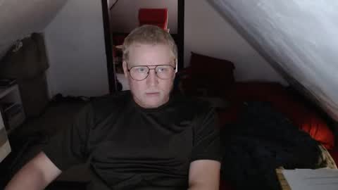 pussylovercb online show from September 17, 2025, 11:23 am