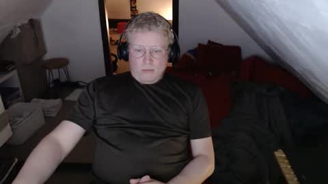 Snapshot of pussylovercb chatting on April 30, 2026, 10:03 pm pussylovercb online show from April 30, 2026, 10:03 pm