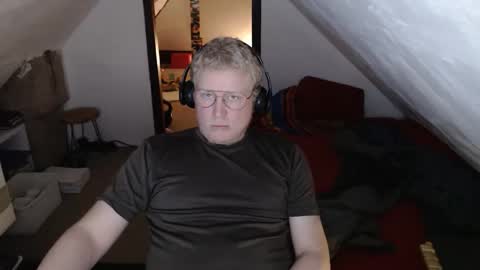 Snapshot of pussylovercb chatting on May 9, 2026, 10:15 pm pussylovercb online show from May 9, 2026, 10:15 pm