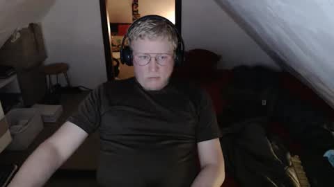 Snapshot of pussylovercb chatting on May 10, 2026, 8:36 pm pussylovercb online show from May 10, 2026, 8:36 pm