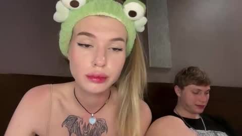 Lina online show from October 17, 2025, 9:06 pm