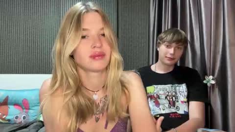 Lina online show from December 19, 2025, 5:36 am