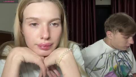 Lina online show from April 18, 2026, 5:06 pm