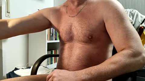 qm0722 online show from February 5, 2025, 7:20 pm