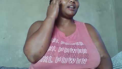 Snapshot of queen2302 chatting on March 9, 2026, 7:01 am queen2302 online show from March 9, 2026, 7:01 am