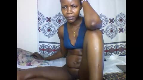 Snapshot of queen_abito chatting on February 3, 2025, 4:35 am queen_abito online show from February 3, 2025, 4:35 am