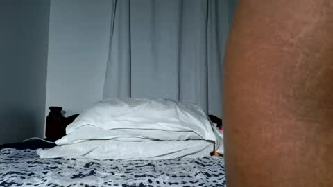 queen_abito online show from August 8, 2026, 11:50 pm