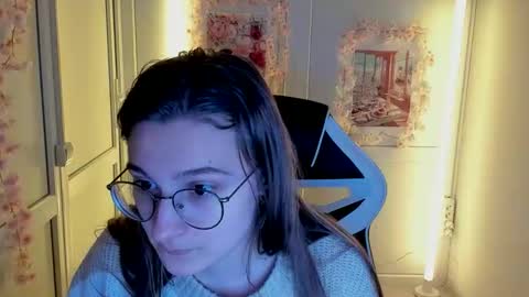 Amelie online show from April 22, 2026, 7:22 am